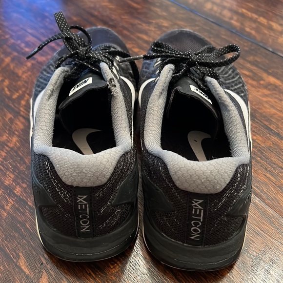Nike Metcons - Picture 1 of 5